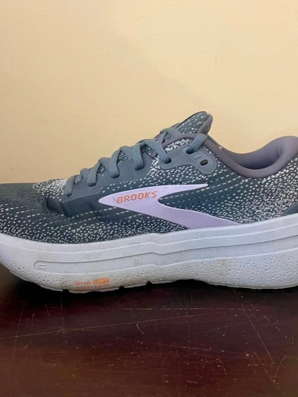 Brooks Ghost Max 2 Womens Running Shoes Ebony Grey Lilac 1204201B005 Size 8